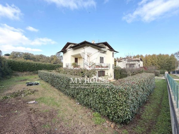 appartamento in vendita ad Artena in zona Macere