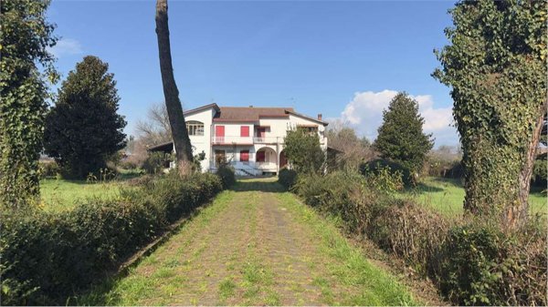 casa indipendente in vendita ad Artena