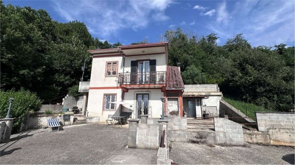 casa indipendente in vendita ad Artena