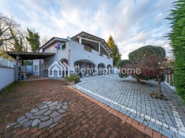 casa indipendente in vendita ad Artena in zona Macere