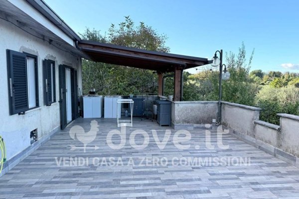 casa indipendente in vendita ad Artena in zona Macere