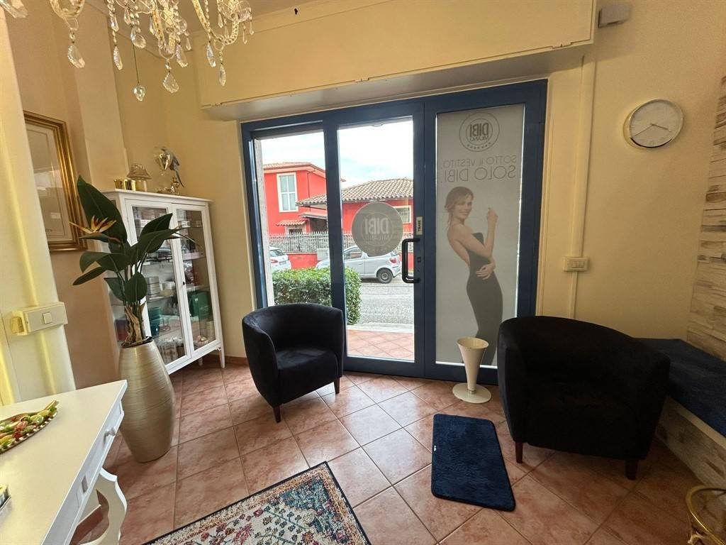 negozio in vendita ad Artena