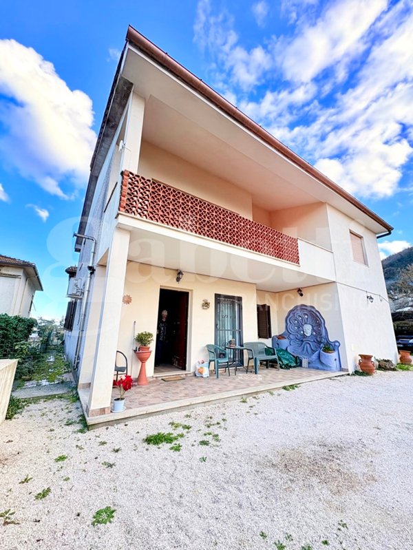 casa indipendente in vendita ad Artena