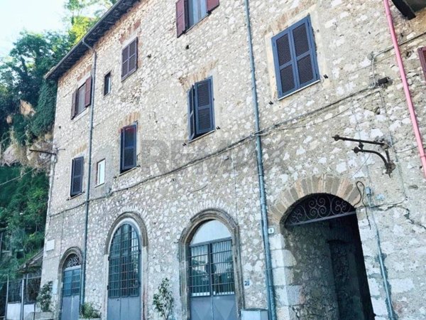 casa indipendente in vendita ad Artena