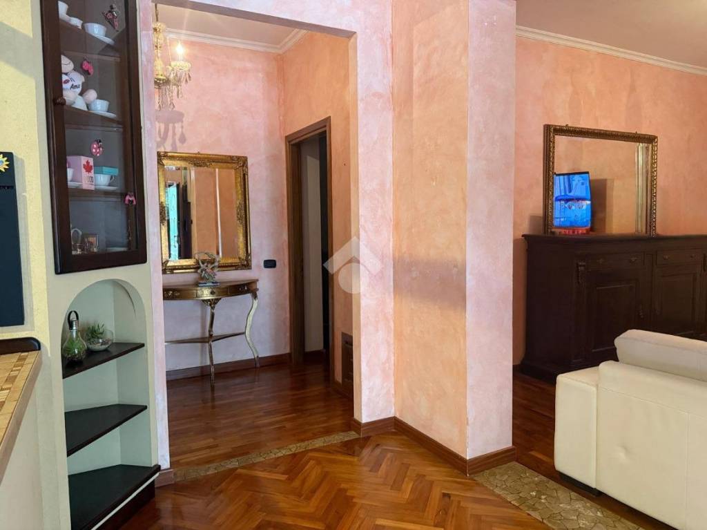 casa indipendente in vendita ad Artena in zona Selvatico