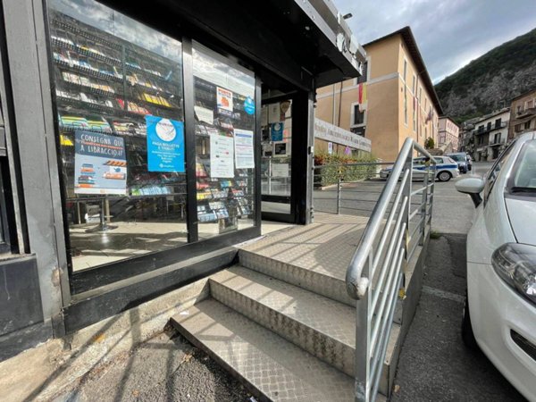 negozio in vendita ad Artena