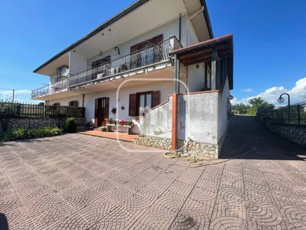 casa indipendente in vendita ad Artena in zona Valli