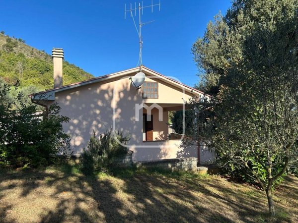 casa indipendente in vendita ad Artena