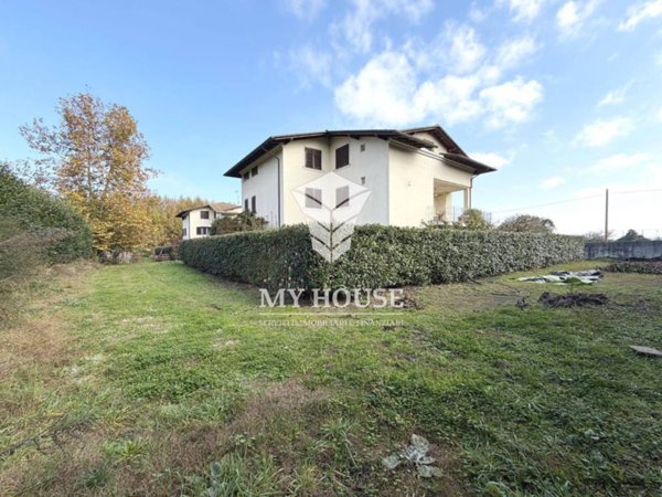 appartamento in vendita ad Artena in zona Macere