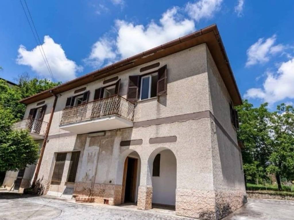 casa indipendente in vendita ad Artena