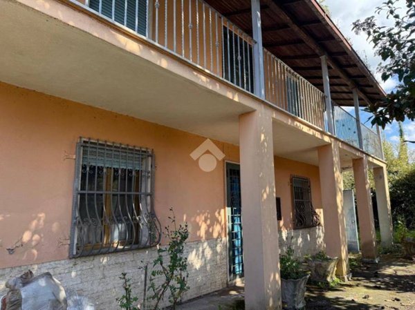 casa indipendente in vendita ad Artena in zona Maiotini