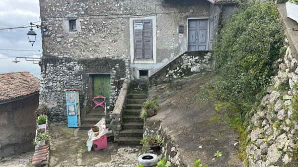 casa indipendente in vendita ad Artena