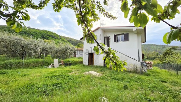 casa indipendente in vendita ad Artena