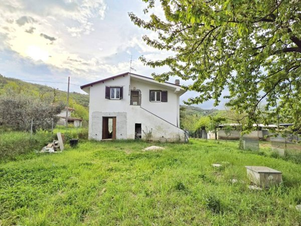 casa indipendente in vendita ad Artena