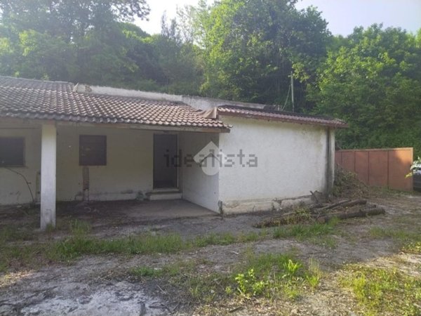 appartamento in vendita ad Artena in zona Macere