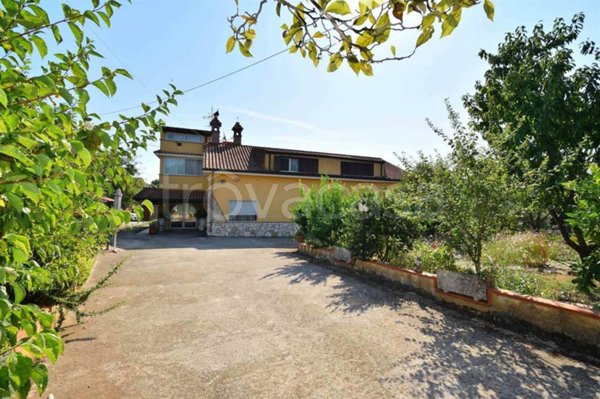 casa indipendente in vendita ad Artena in zona Macere