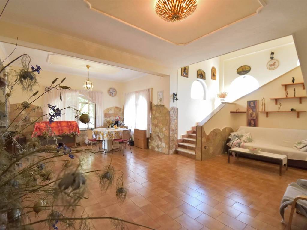 casa indipendente in vendita ad Artena