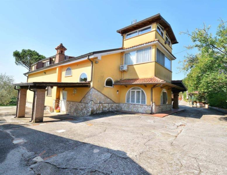 casa indipendente in vendita ad Artena
