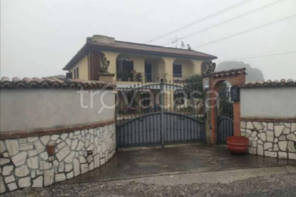 appartamento in vendita ad Artena in zona Macere