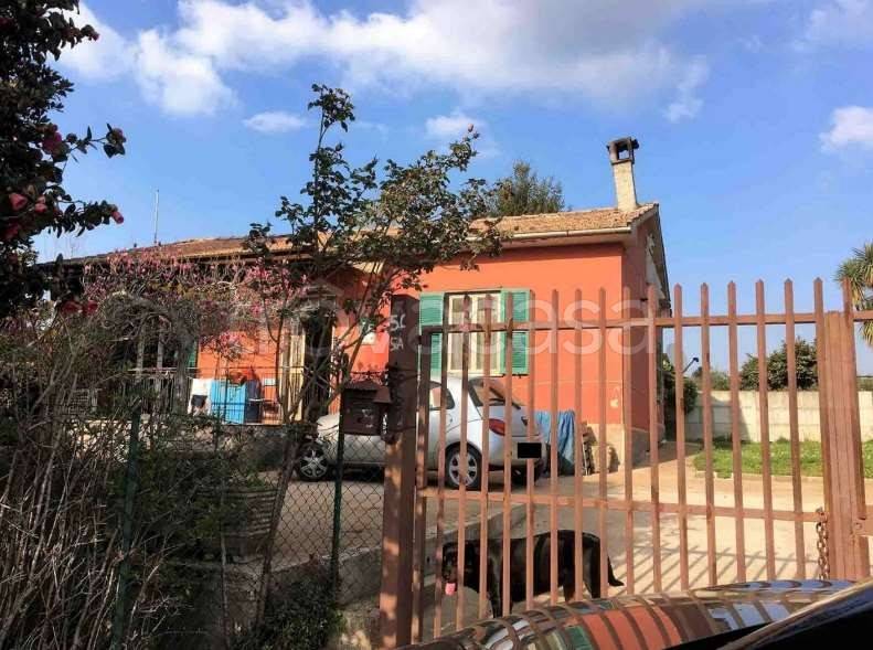 casa indipendente in vendita ad Artena in zona Macere