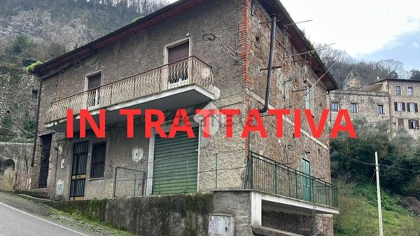 casa indipendente in vendita ad Artena in zona Valli