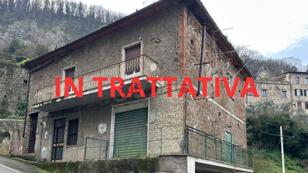 casa indipendente in vendita ad Artena in zona Valli