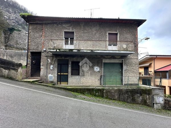 casa indipendente in vendita ad Artena in zona Valli