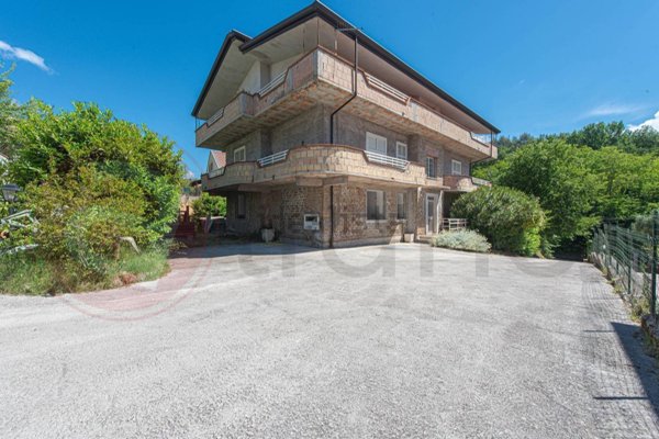 casa indipendente in vendita ad Artena