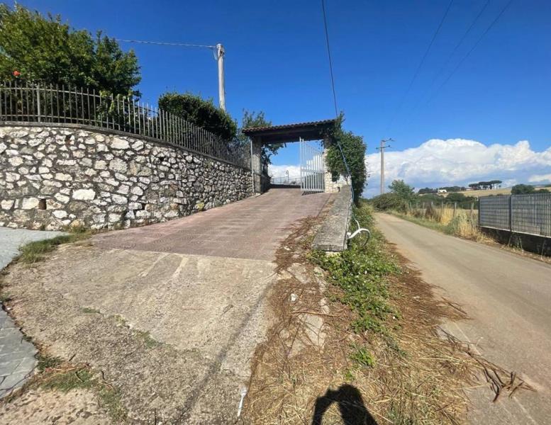 casa indipendente in vendita ad Artena in zona Valli