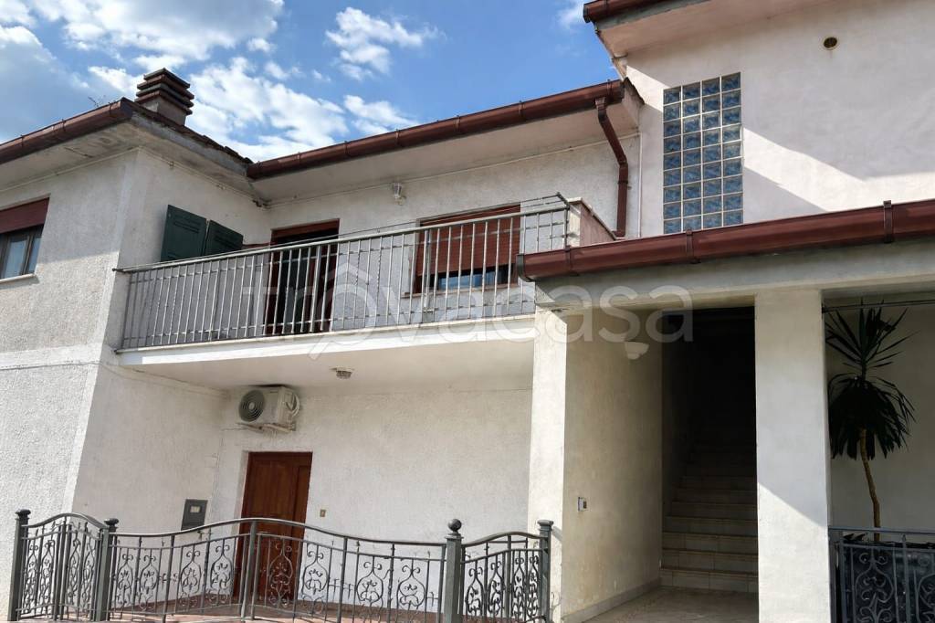 appartamento in vendita ad Artena in zona Valli