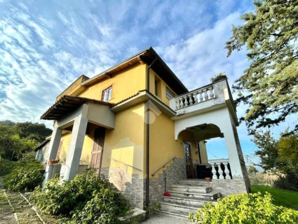 casa indipendente in vendita ad Artena in zona Valli