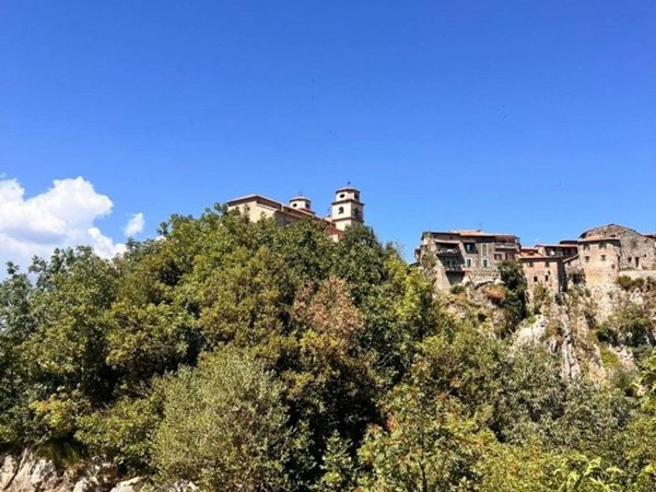casa indipendente in vendita ad Artena in zona Valli
