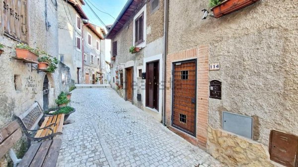 appartamento in vendita ad Artena in zona Valli