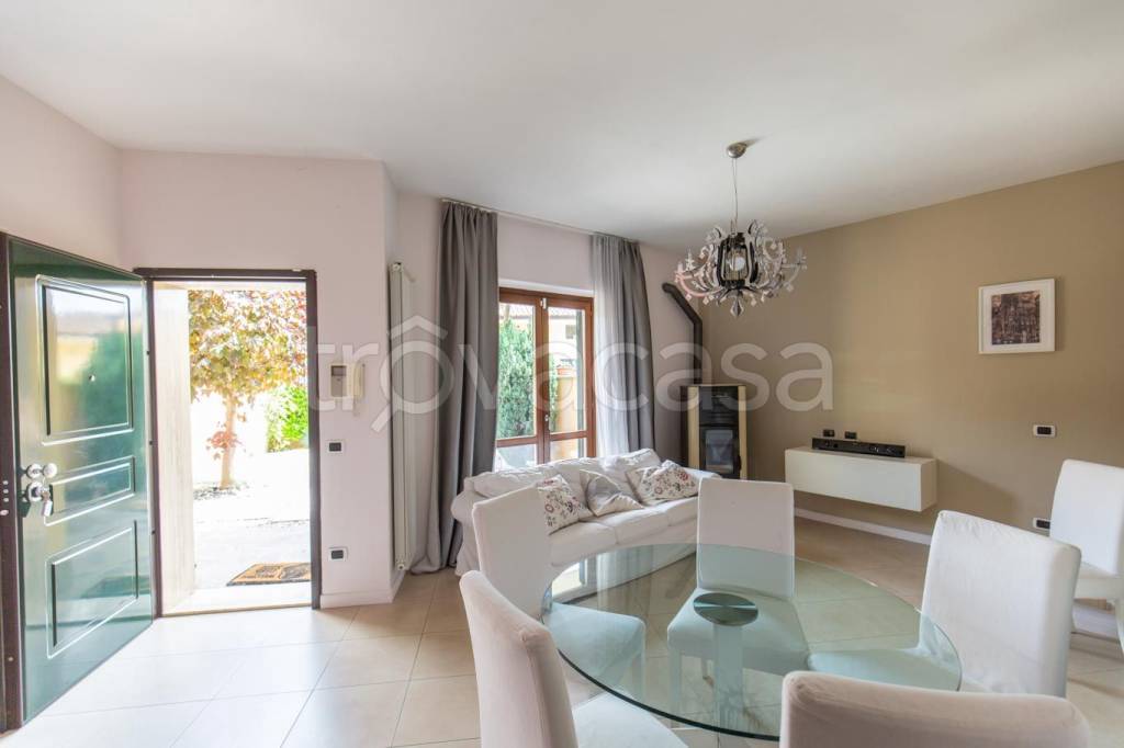 casa indipendente in vendita ad Artena