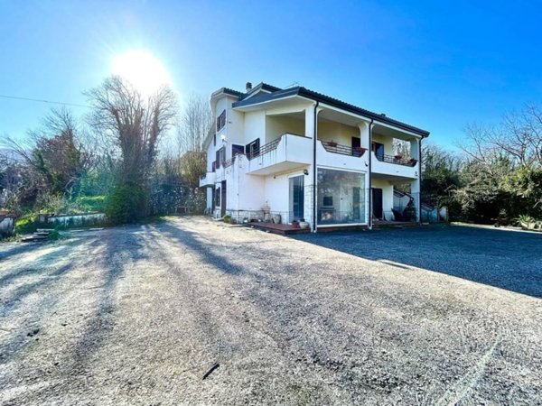 casa indipendente in vendita ad Artena