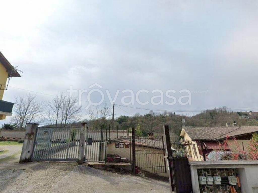 casa indipendente in vendita ad Artena in zona Macere