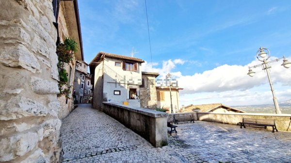 appartamento in vendita ad Artena in zona Valli