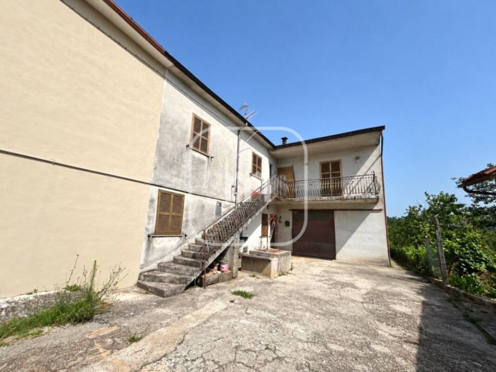 casa indipendente in vendita ad Artena