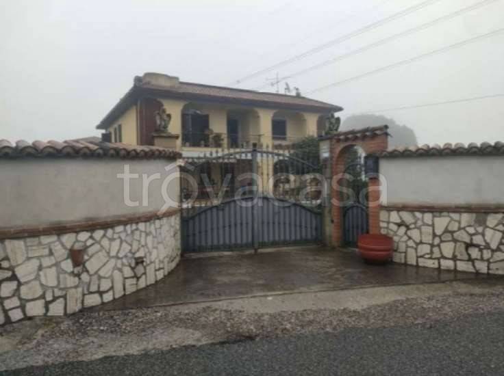 appartamento in vendita ad Artena in zona Macere