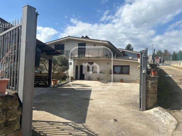 casa indipendente in vendita ad Artena in zona Maiotini