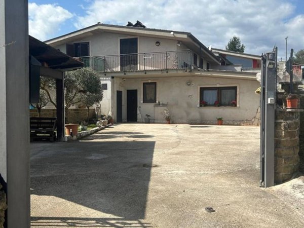 casa indipendente in vendita ad Artena in zona Maiotini