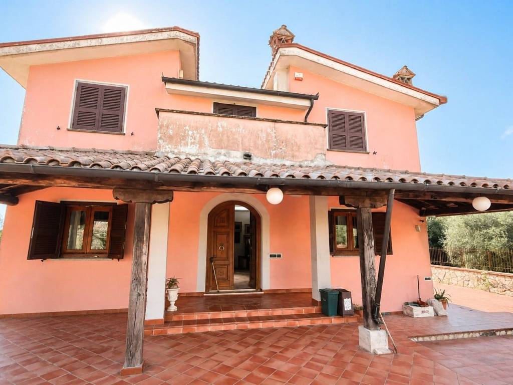 casa indipendente in vendita ad Artena