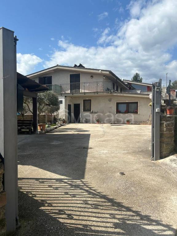 casa indipendente in vendita ad Artena in zona Maiotini