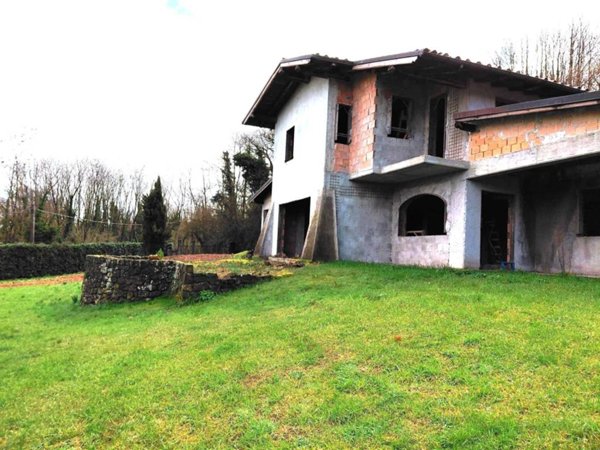casa indipendente in vendita ad Artena in zona Valli