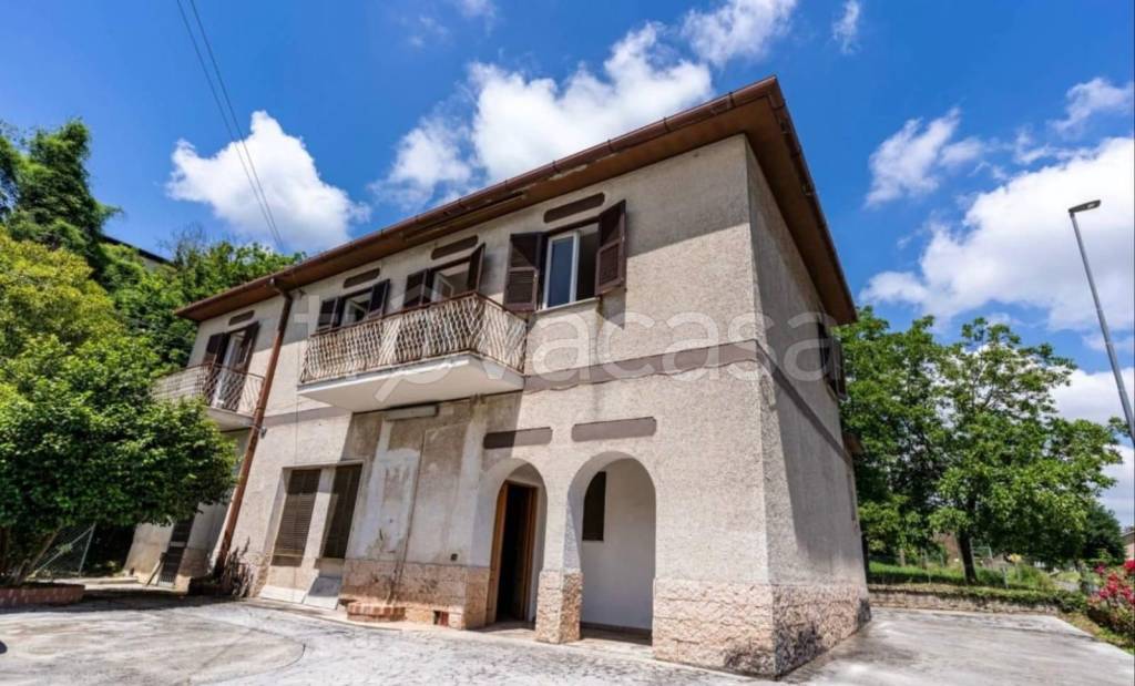 appartamento in vendita ad Artena in zona Macere