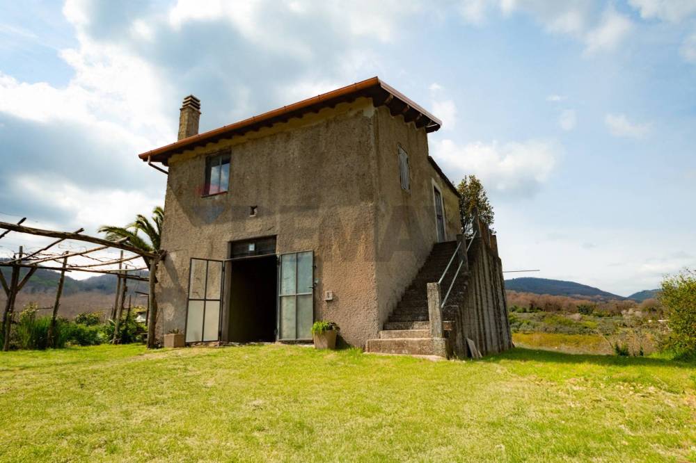 casa indipendente in vendita a Bellegra