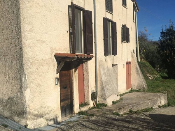 appartamento in vendita a Bellegra in zona Vaccarecce