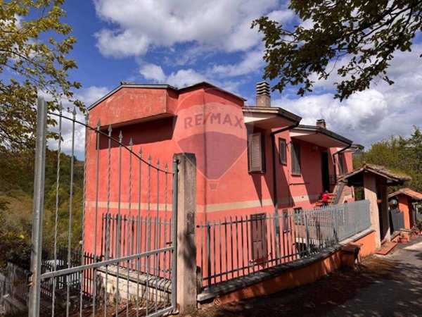 casa indipendente in vendita a Bellegra