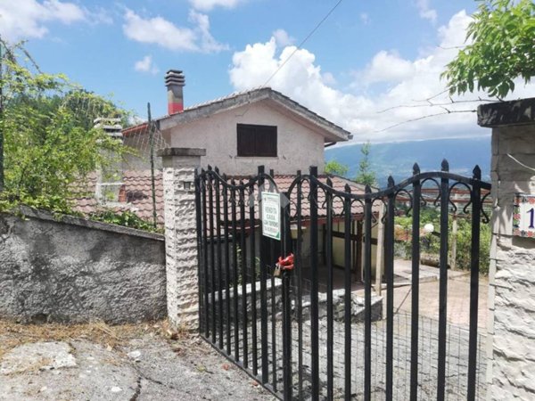 casa indipendente in vendita a Bellegra