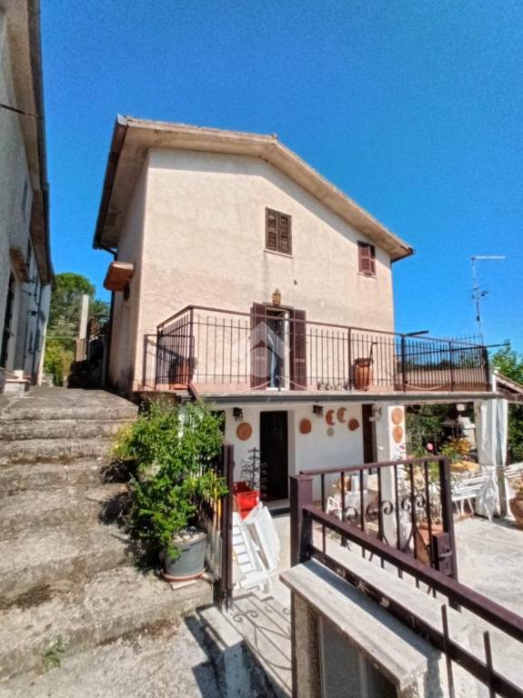 casa indipendente in vendita a Bellegra in zona Vadocanale